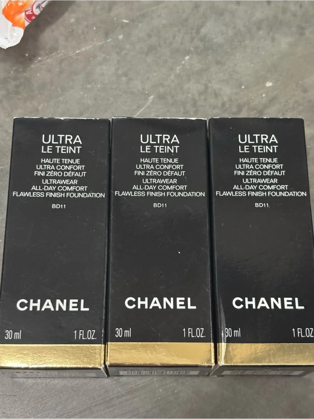 CHANEL Ultra Le Teint Foundation BD11 - Warm Beige Bottle